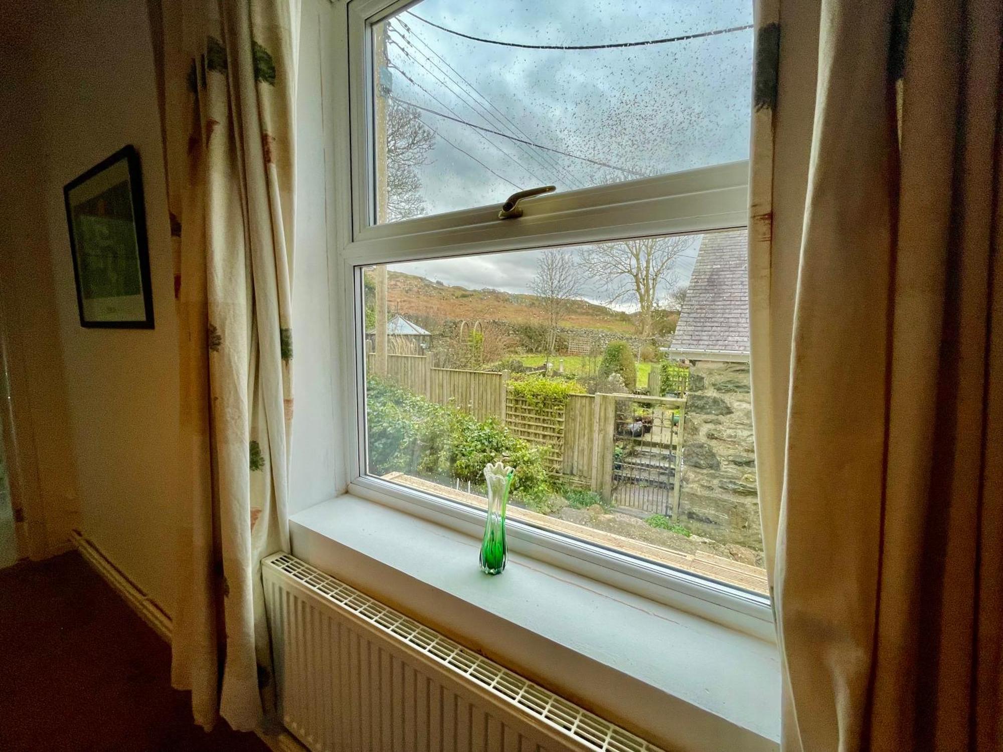 Spacious 3 Bedroom Garden Apartment In Snowdonia National Park Garndolbenmaen Экстерьер фото